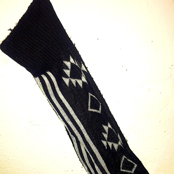 HAUTE MONDE Size L sweater with cream and white with Aztec print - Picture 7 of 10